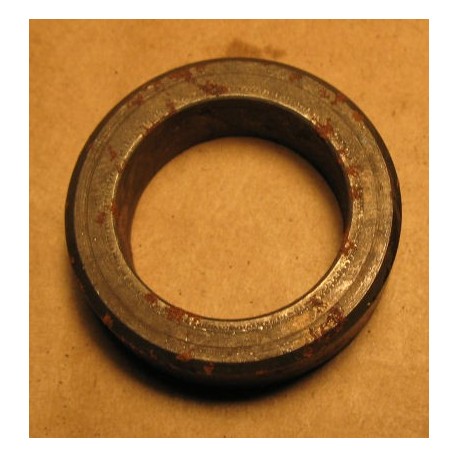 Spacer for rear bearing 500 (all)/600/600D (1957-->1977)