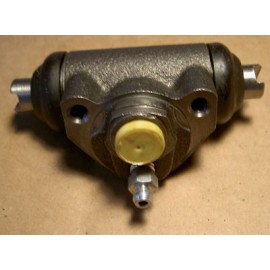 Wheel brake cylinder (rear) - Fiat 900 E