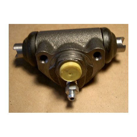 Wheel brake cylinder (rear) - Fiat 900 E